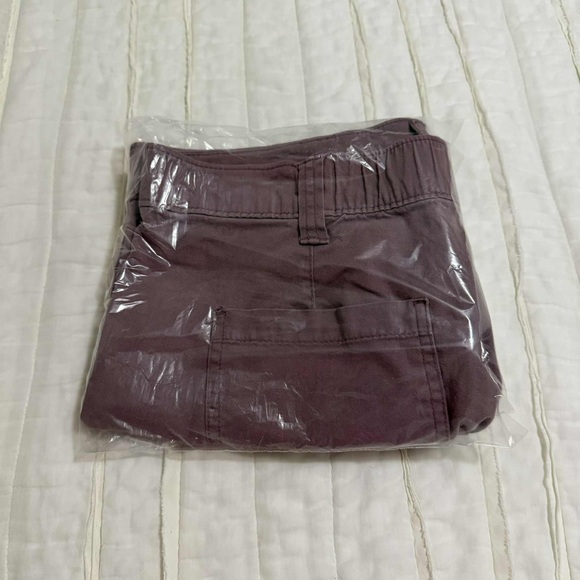 Old Navy Women's L Mauve Purple Scrunch Button High Waisted Shorts - Picture 7 of 7